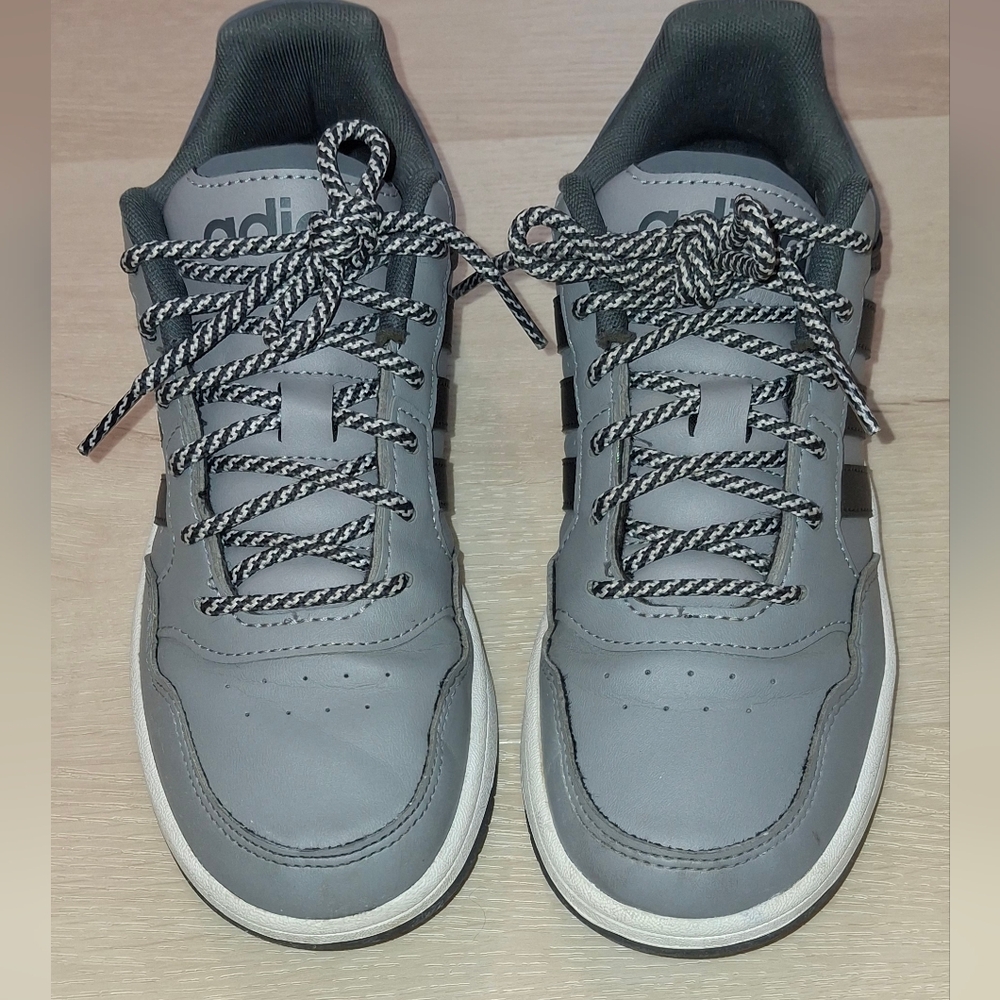 Boys Adidas Gray and Black Low-Top Sneakers